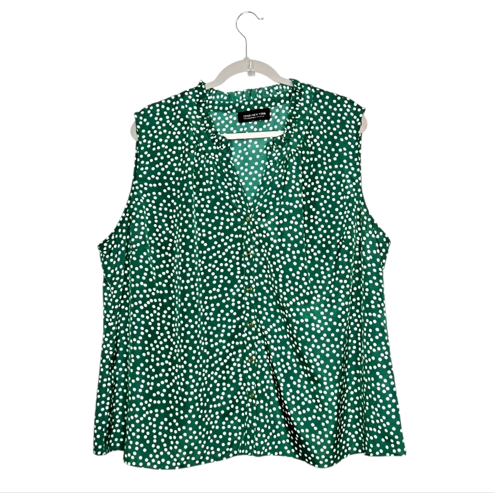 Jones New York Sleeveless Top. Kelly Green/white Polka Dot. Size 3X